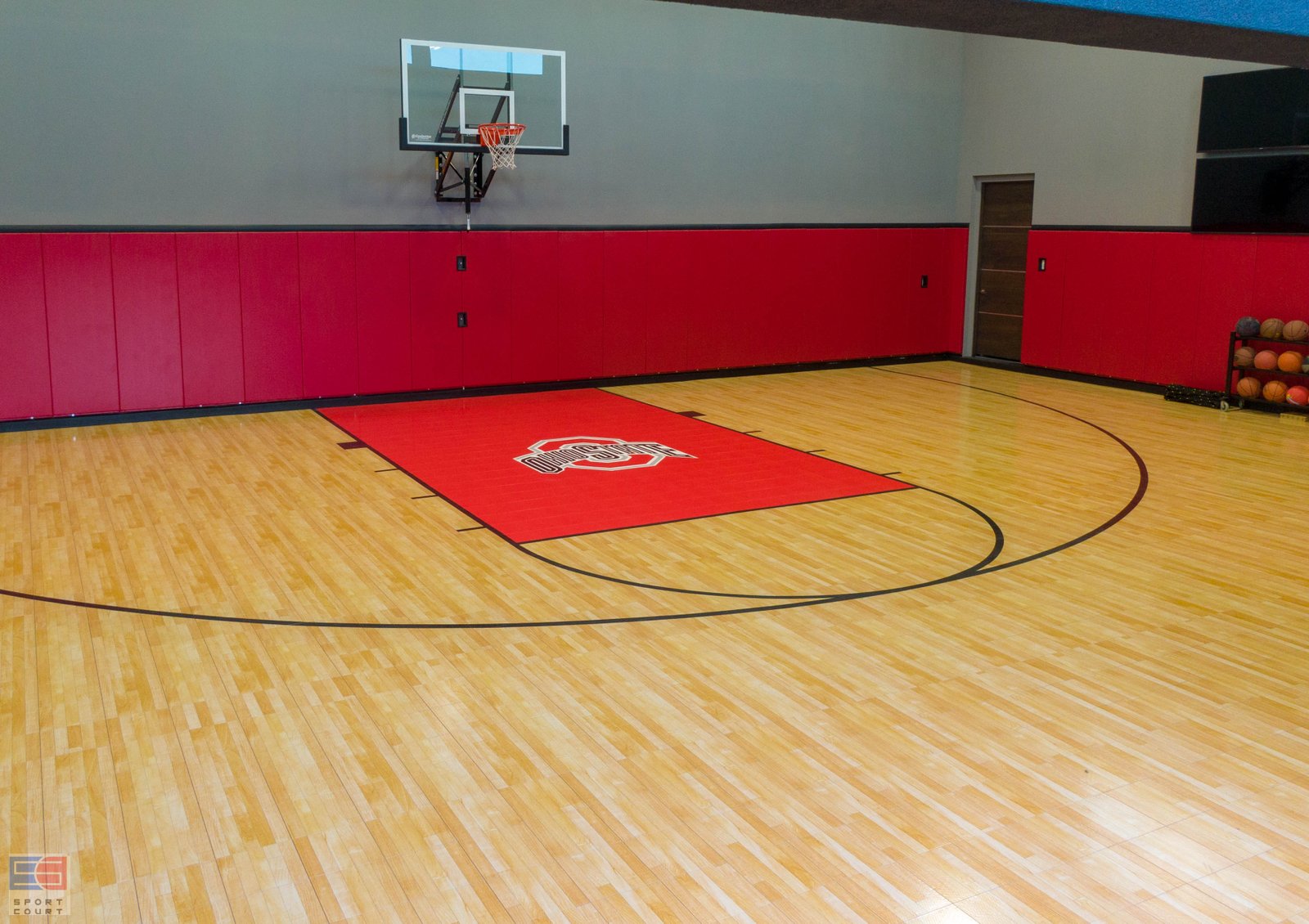 Benefits of Choosing Hardwood Flooring for Your Basketball Court
